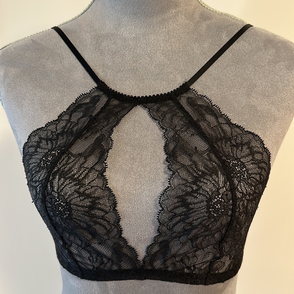 Lingerie - Picture 4 of 4